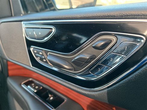 Used 2024 Lincoln Navigator Reserve image 28