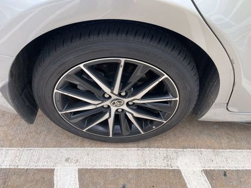 Used 2023 Toyota Camry SE FWD image 5