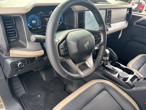 Used 2025 Ford Bronco Big Bend w/ Black Diamond Package image 20