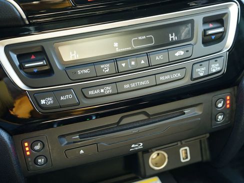 Used 2021 Honda Pilot Elite image 23