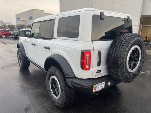 New 2025 Ford Bronco Badlands image 3