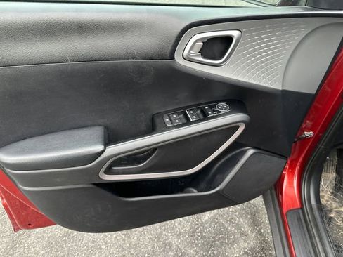 Used 2020 Kia Soul LX image 10