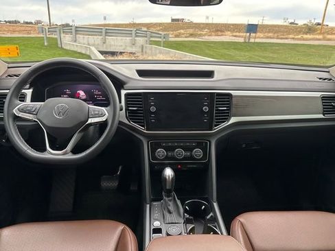 Used 2022 Volkswagen Atlas SE image 12