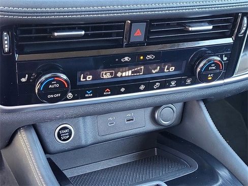 Used 2022 Nissan Rogue SL image 16