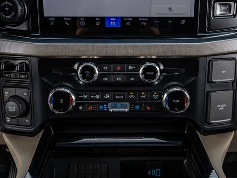 Used 2026 Ford F250 Platinum w/ Platinum Plus Package AWD/4WD image 28