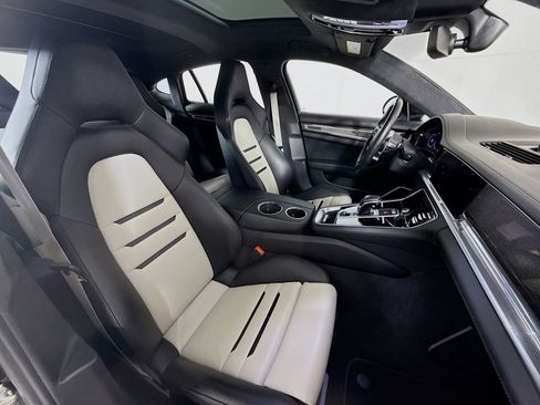Certified 2019 Porsche Panamera GTS image 28