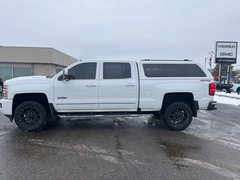 Used 2018 Chevrolet Silverado 2500 High Country w/ Duramax Plus Package image 2