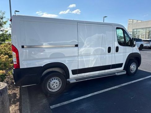 Used 2025 RAM ProMaster 2500 w/ U-Haul Equipment Group FWD image 8