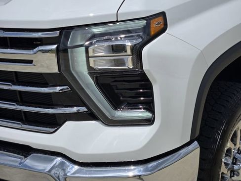 New 2026 Chevrolet Silverado 3500 LTZ w/ LTZ Convenience Package AWD/4WD image 6