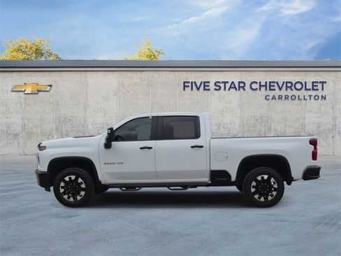 Used 2020 Chevrolet Silverado 2500 Custom w/ Custom Value Package image 5