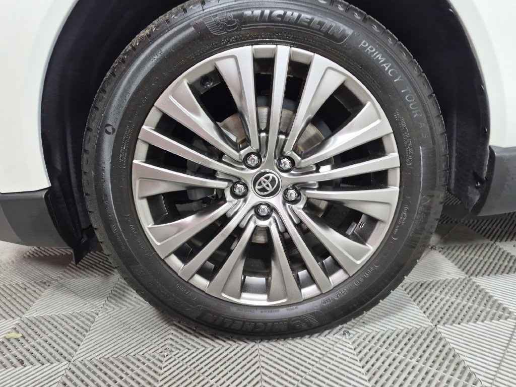Used 2022 Toyota Venza XLE AWD/4WD image 30
