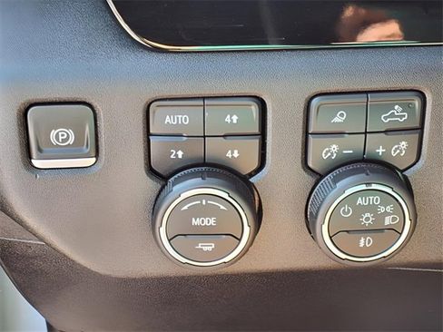 Used 2024 Chevrolet Silverado 1500 LTZ w/ LTZ Convenience Package II image 17