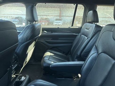 Used 2024 Jeep Grand Cherokee L Limited w/ Luxury Tech Group II image 14
