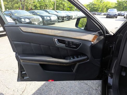 Used 2010 Mercedes-Benz E 350 4MATIC Sedan image 11