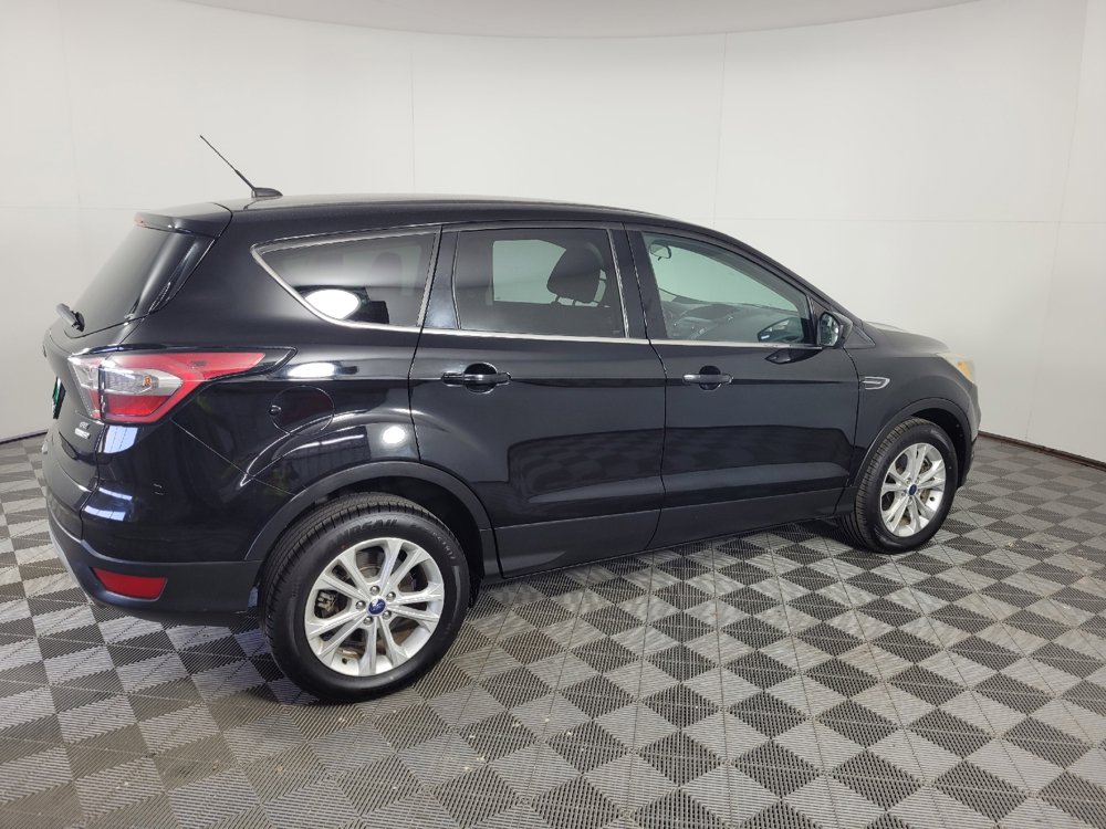 Used 2017 Ford Escape SE AWD/4WD image 10