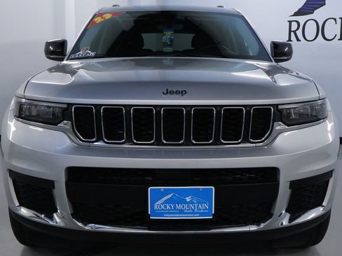 Used 2023 Jeep Grand Cherokee L Laredo image 2