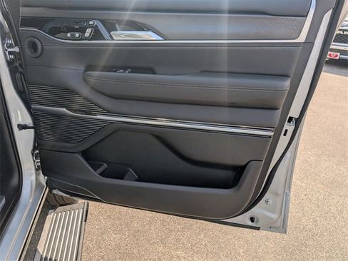 New 2026 Jeep Grand Wagoneer Summit image 34