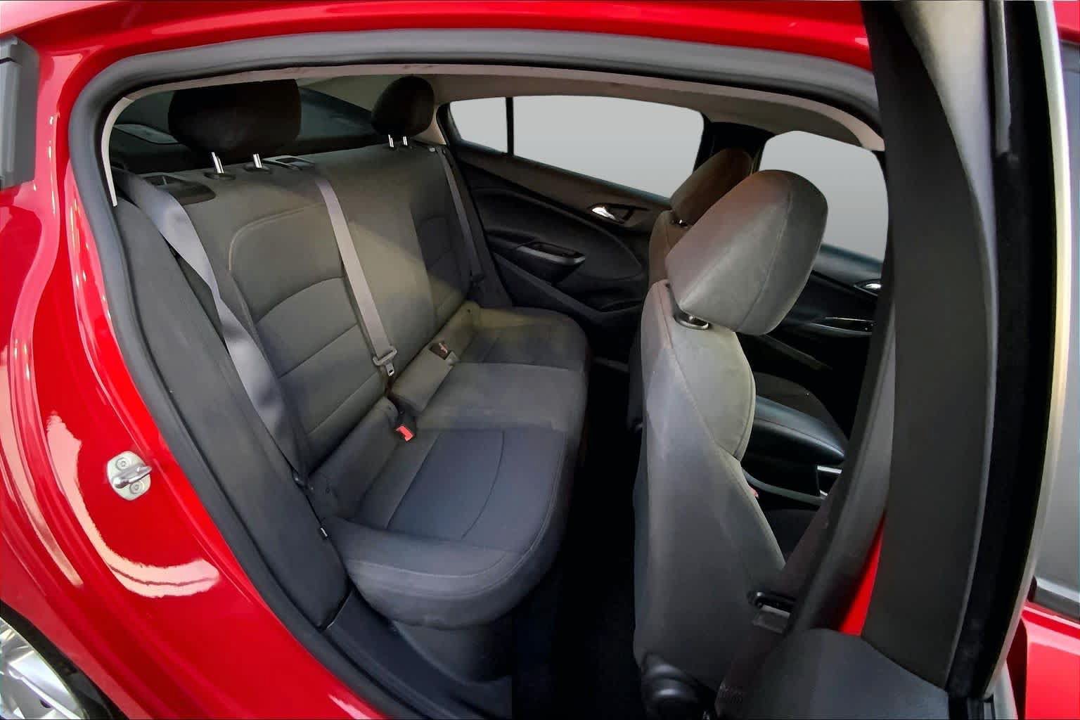 Used 2017 Chevrolet Cruze LS FWD image 16
