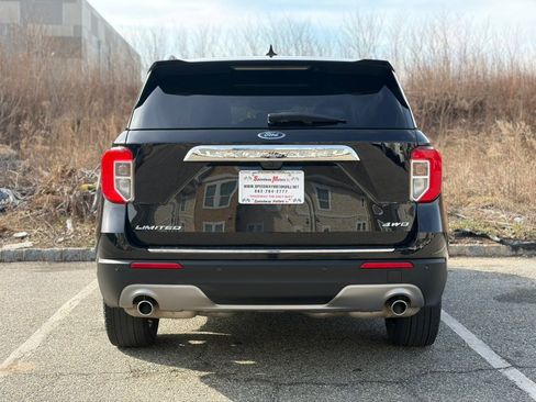 Used 2024 Ford Explorer Limited image 7