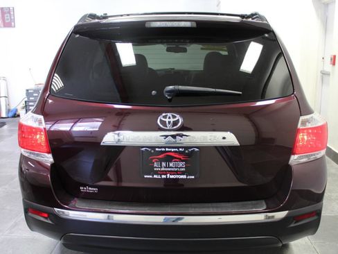 Used 2013 Toyota Highlander SE image 5