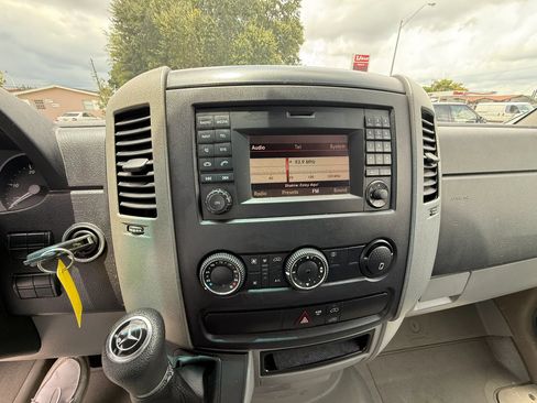 Used 2014 Mercedes-Benz Sprinter 2500 image 13