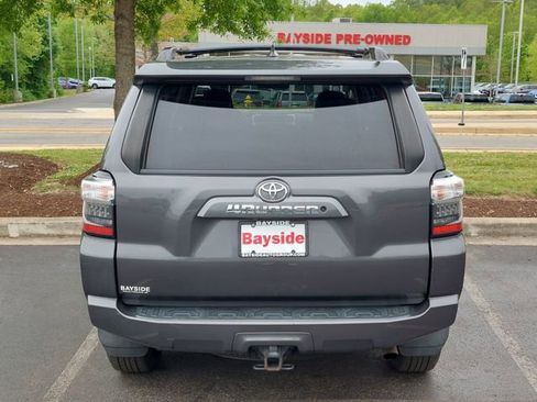 Used 2019 Toyota 4Runner SR5 AWD/4WD image 10