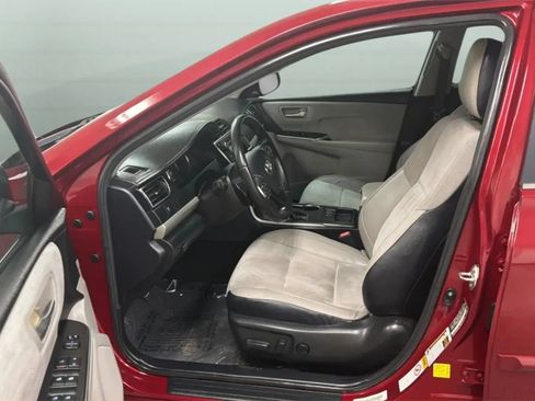 Used 2016 Toyota Camry XSE FWD image 21