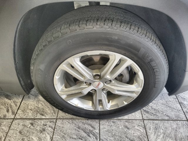 Used 2023 GMC Terrain SLE w/ Driver Convenience Package FWD image 10