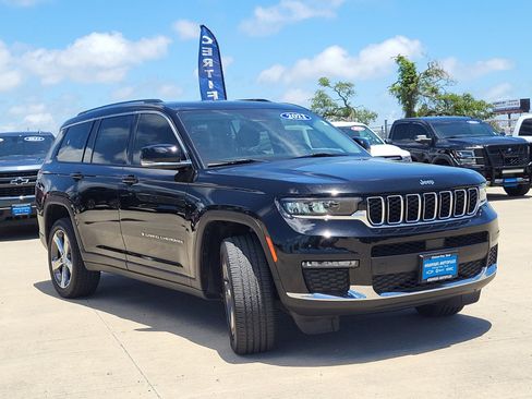 Used 2021 Jeep Grand Cherokee L Limited image 3
