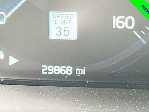 Used 2022 Volvo S60 B5 R-Design image 27