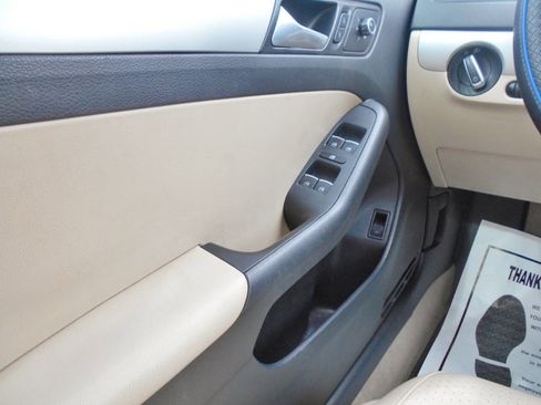 Used 2014 Volkswagen Jetta SE image 15