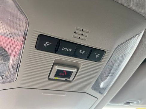 Used 2023 Toyota RAV4 LE AWD/4WD image 47