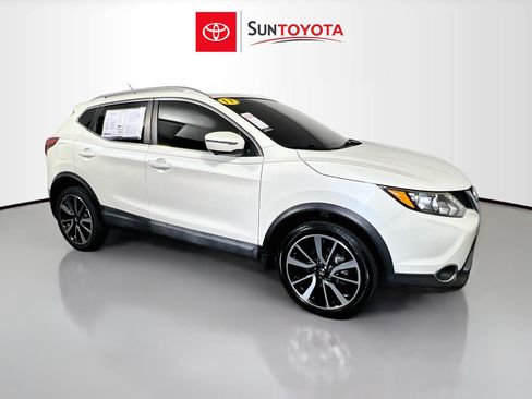 Used 2017 Nissan Rogue Sport SL FWD image 1