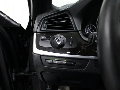 Used 2016 BMW 550i xDrive Sedan AWD/4WD image 9