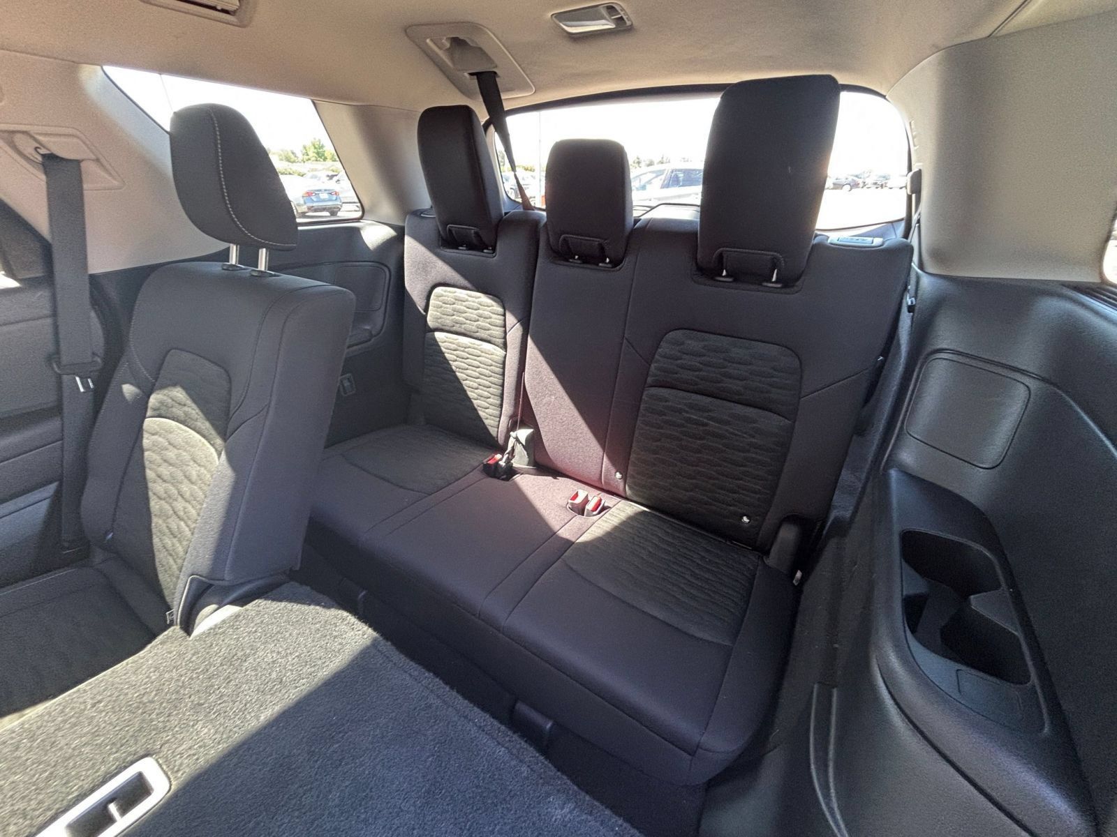 Used 2025 Nissan Pathfinder SV FWD image 30