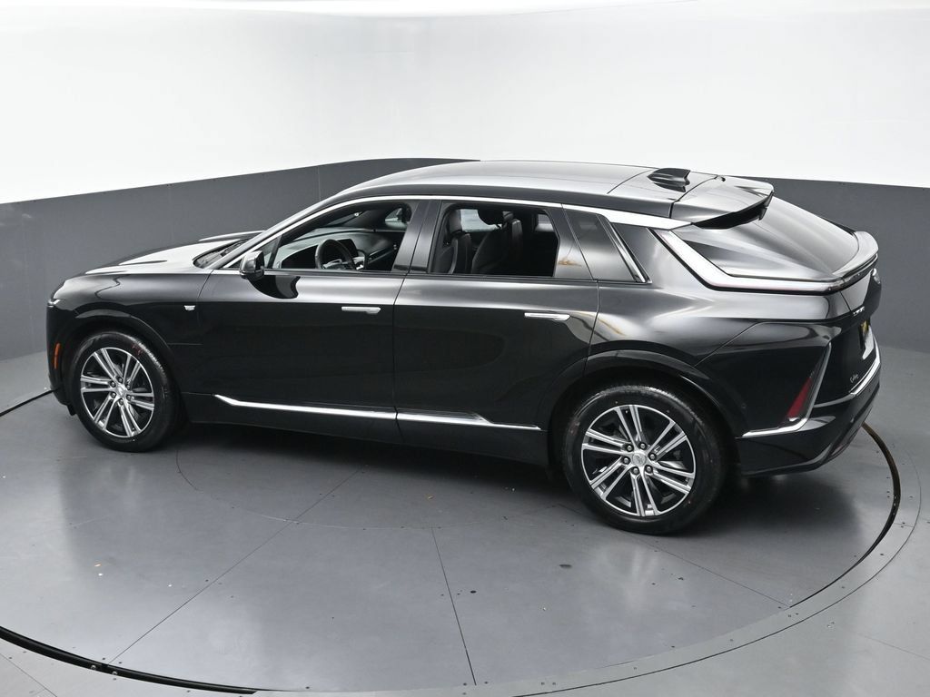 Used 2024 Cadillac Lyriq Luxury RWD image 8
