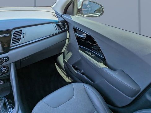 Used 2019 Kia Niro EX FWD image 16