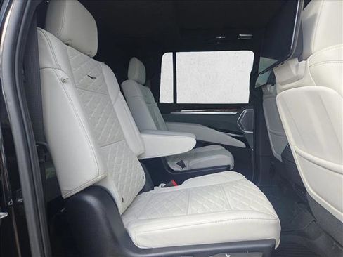 Used 2025 Cadillac Escalade ESV Sport Platinum w/ LPO, ONYX Package image 21