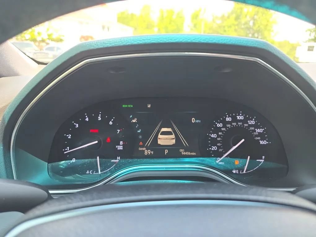 Used 2019 Toyota Avalon XLE FWD image 16