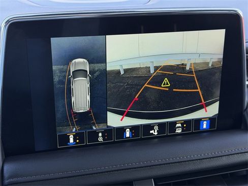 Used 2023 Chevrolet Tahoe Z71 w/ Luxury Package image 20