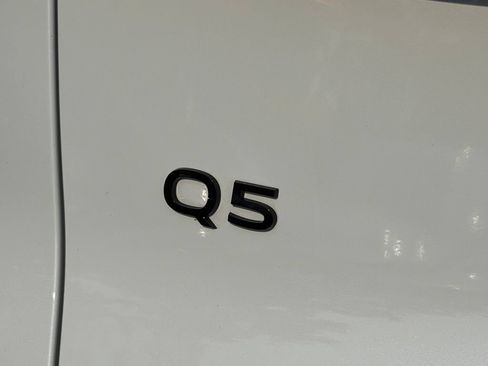 Used 2025 Audi Q5 Premium w/ Convenience Package AWD/4WD image 29