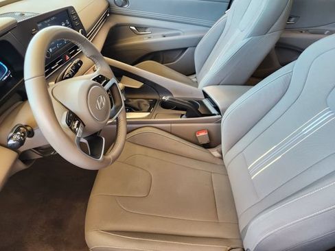 Certified 2025 Hyundai Elantra Sport FWD image 7
