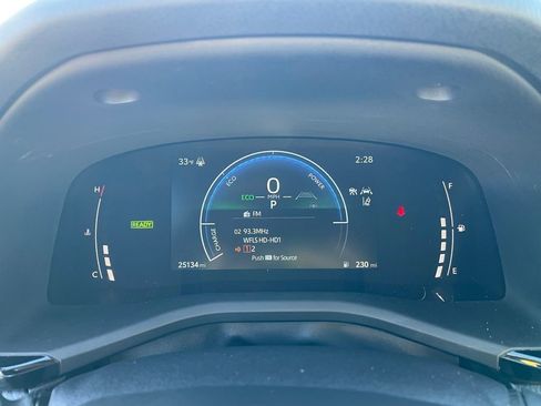 Used 2025 Toyota Camry SE image 30