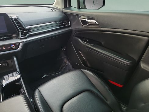 Certified 2025 Kia Sportage SX FWD image 11