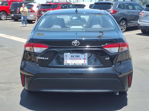 Certified 2025 Toyota Corolla LE FWD image 5