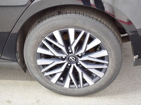 Used 2025 Nissan Altima 2.5 SV FWD image 34