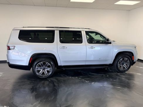 Used 2024 Jeep Wagoneer L 4WD w/ Premium Group I image 25