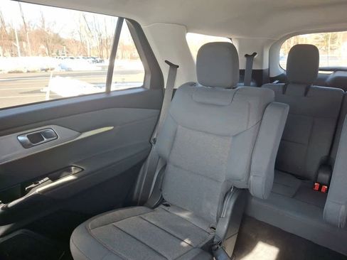 Used 2025 Ford Explorer Active image 12