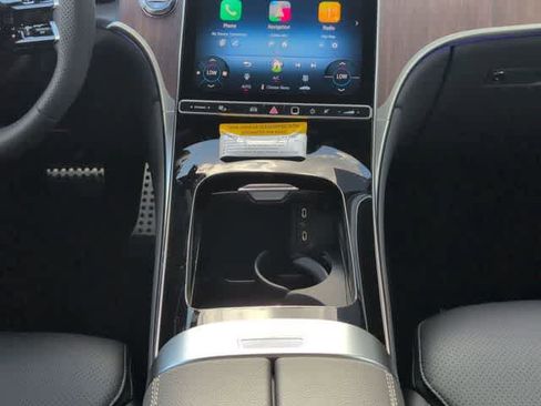 Used 2026 Mercedes-Benz GLC 300 image 31