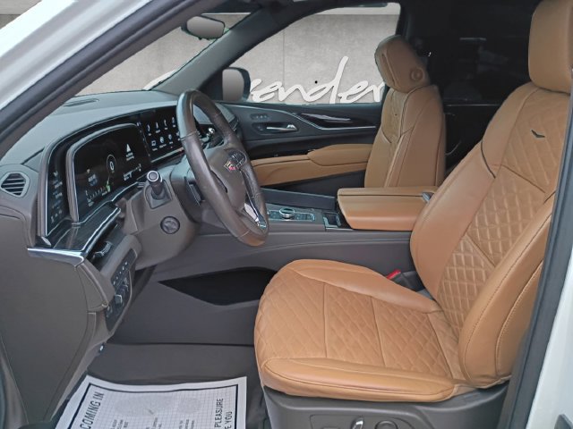 Used 2023 Cadillac Escalade Sport w/ LPO, ONYX Package AWD/4WD image 19